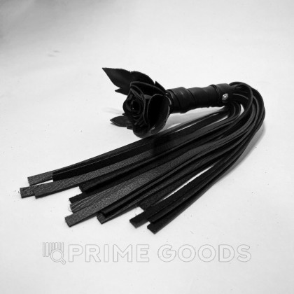 Плеть чёрная роза лаковая с кожаными хвостами от sex shop primegoods