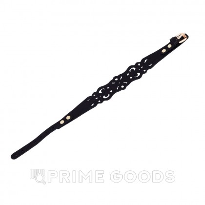 Чокер из черной кожи с узорами и золотой фурнитурой от sex shop primegoods