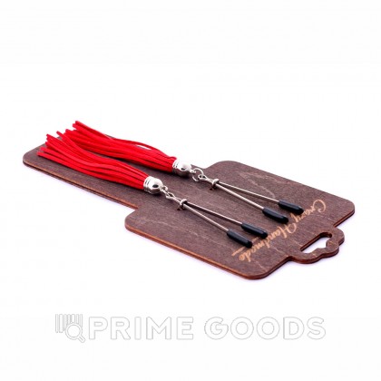 Зажимы на соски «вилки» с кисточками из замши, красный от sex shop primegoods