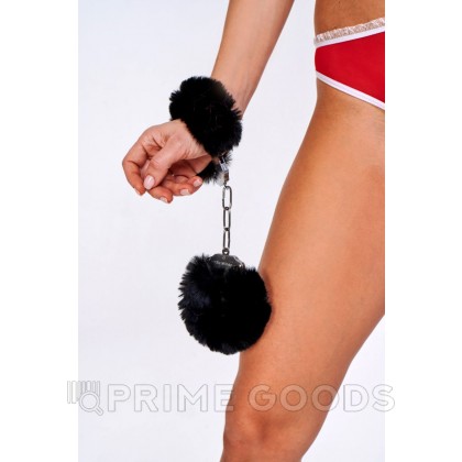 Дерзкие наручники с пушистым черным мехом (Be Mine) от sex shop primegoods фото 2